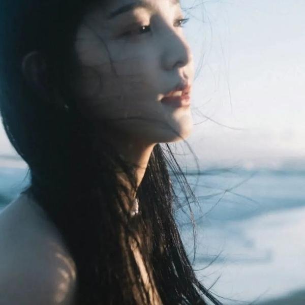 低头不见抬头见